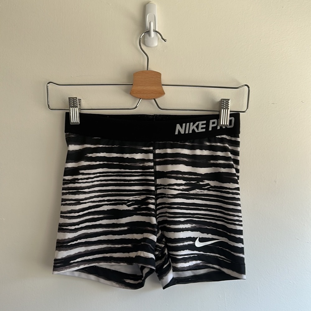 Nike Pro 3” shorts